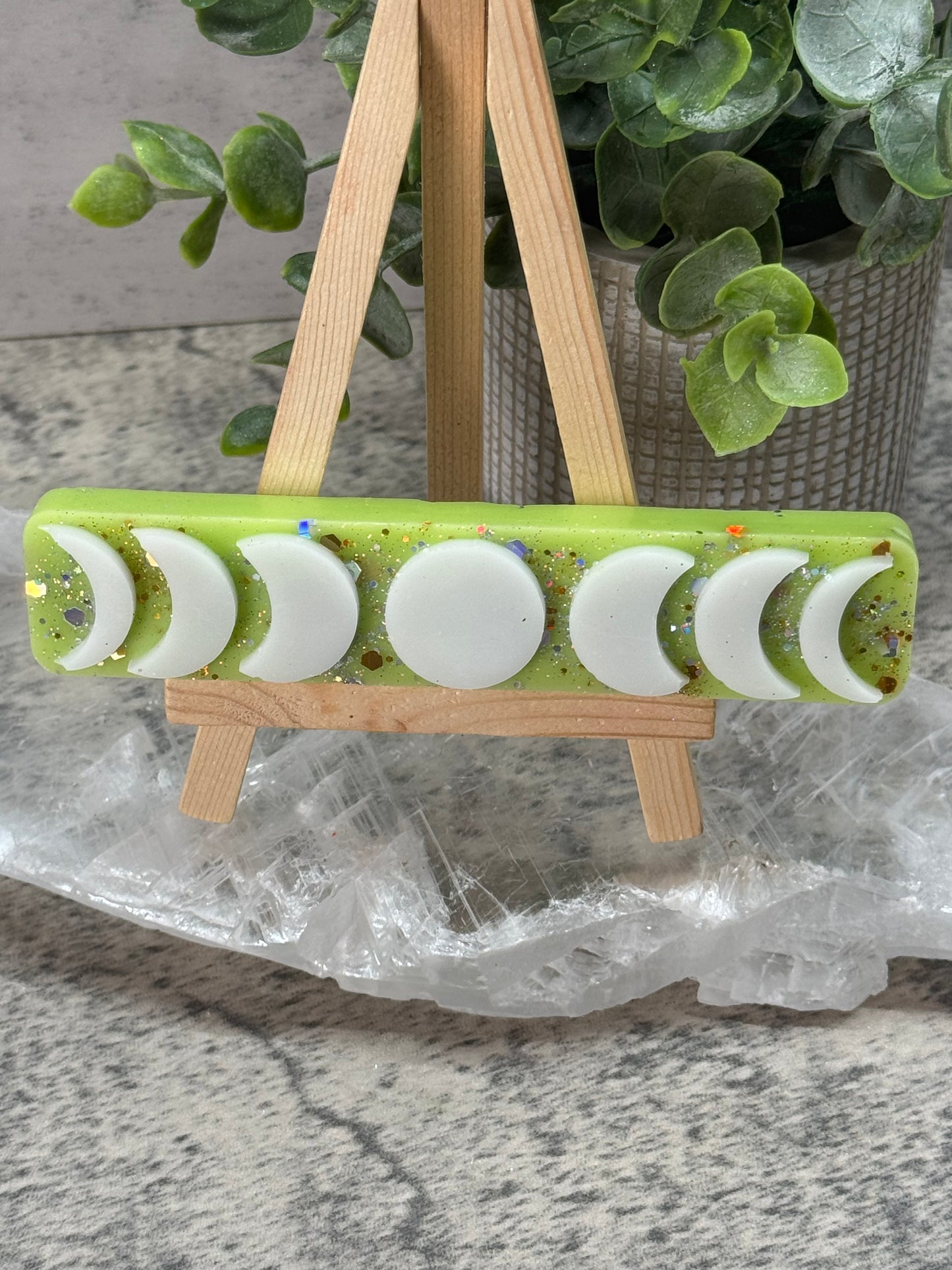 Moon Phase Snapbar